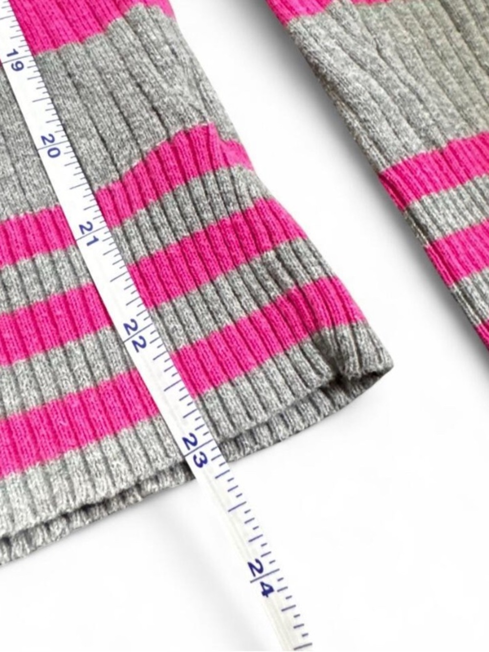 lei Ribbed V-Neck Striped Sweater in Gray and Hot Pink - Picture 7 of 8